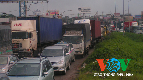 Ùn tắc nghiêm trọng trên Quốc lộ 1A